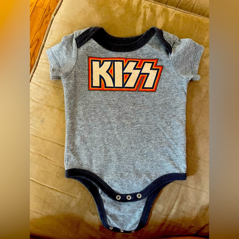 Baby Boys/Girls KISS Bodysuit Gray 6-9 Months NWOT Gene Simmons